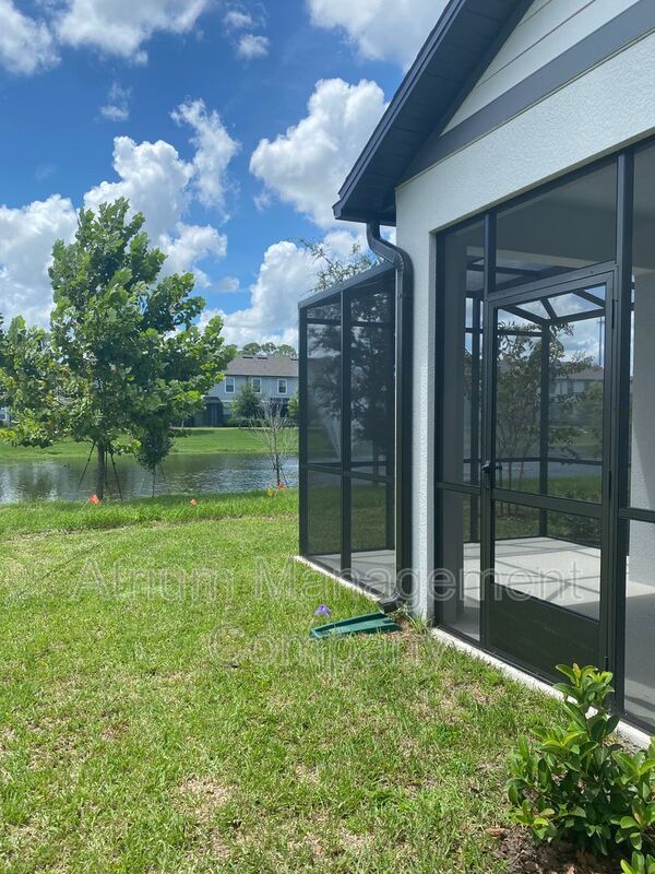 PREMIUM NEW CONSTRUCTION TOWN HOME IN TOWNS AT WHITE CEDAR property image