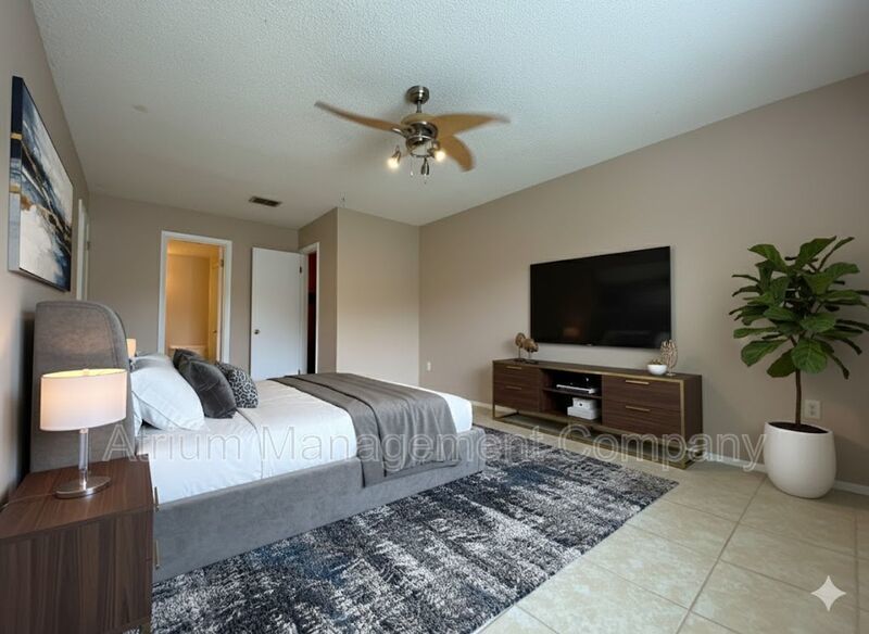 2 Bedroom, 1.5 Bath Second Floor Condo in Lake Frederica Neighborhood!!! property image