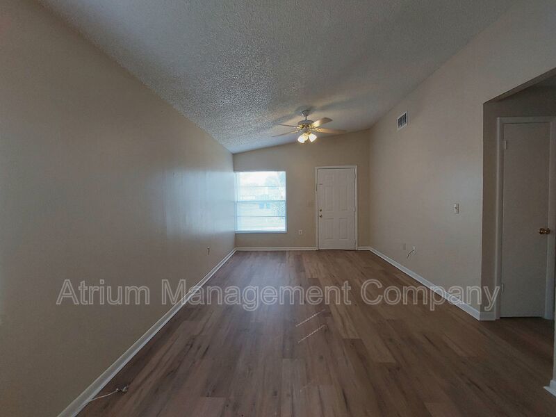 Lakeland 2 Bedroom / 2 Bathroom in Crystal Grove property image