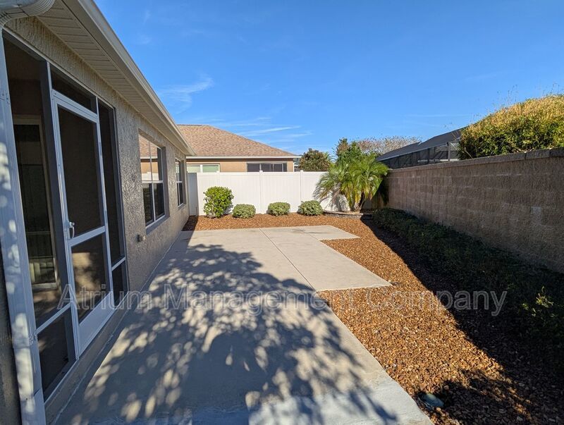 NEW LVP FLOORS! Fairmont Villa Minutes to Brownwood Paddock Square property image