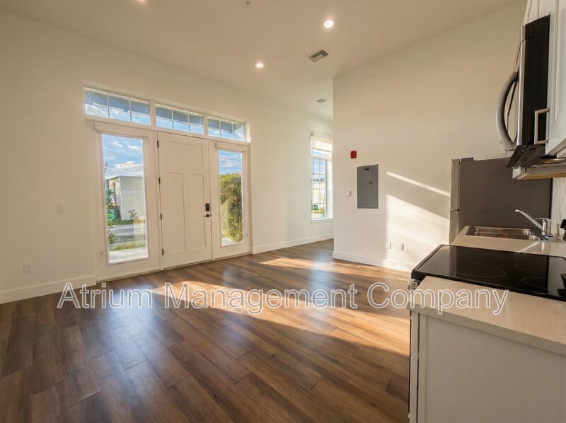 Modern Luxury Living at San Leon: Premier Apartments in Downtown Sanford property image