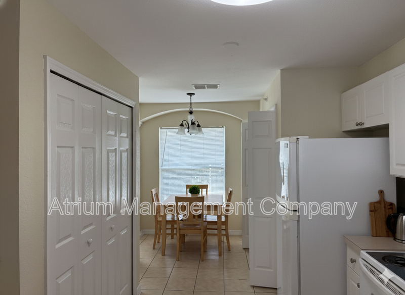 Gated Community Gem: Turnkey 2/2 in Emerald Lake property image