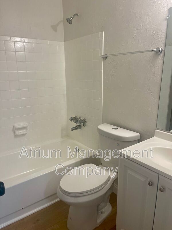 NEWLY RENOVATED!!  1 MONTH FREE RENT w\IMMEDIATE MOVE-IN property image