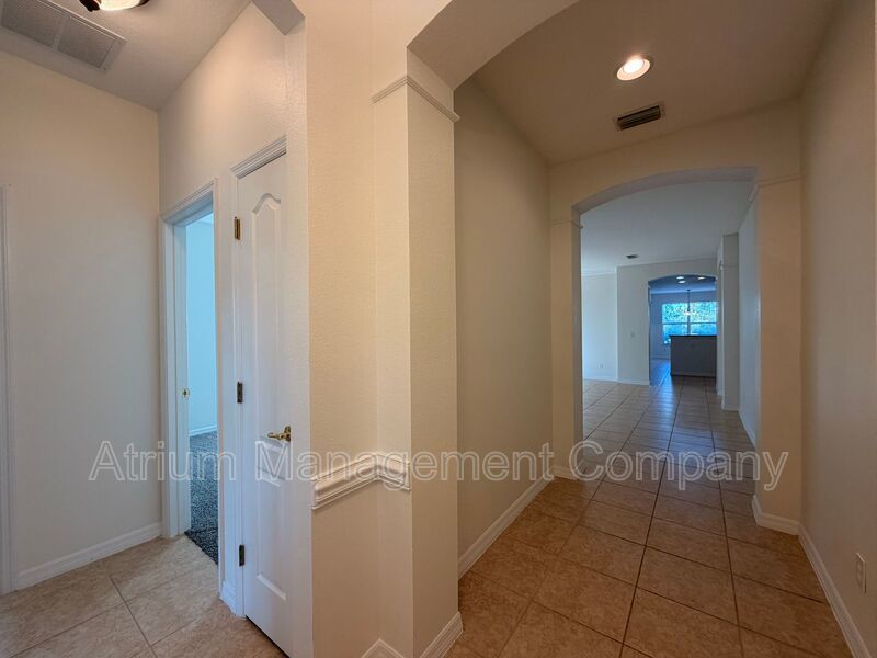 Charming 3BR Winter Garden Home | Spacious Layout, Preserve View & Screened Patio property image