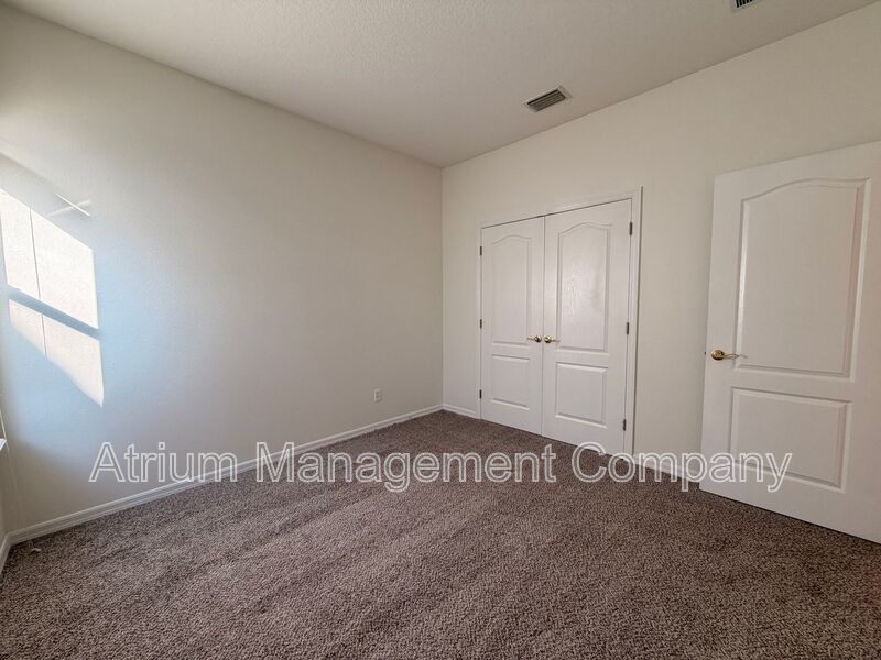 Charming 3BR Winter Garden Home | Spacious Layout, Preserve View & Screened Patio property image