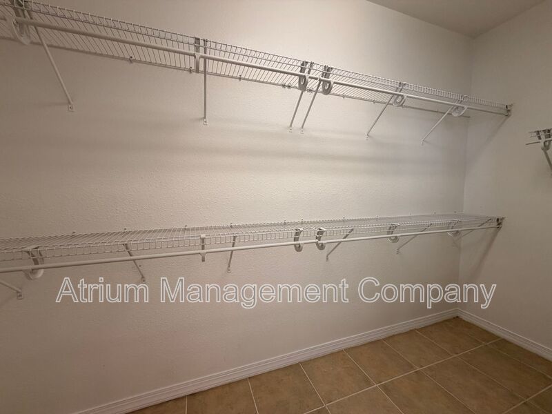 Charming 3BR Winter Garden Home | Spacious Layout, Preserve View & Screened Patio property image