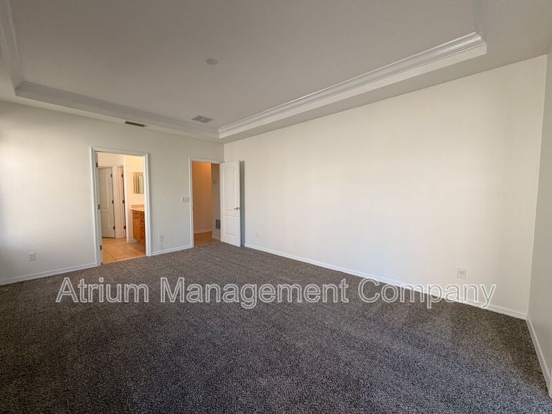 Charming 3BR Winter Garden Home | Spacious Layout, Preserve View & Screened Patio property image