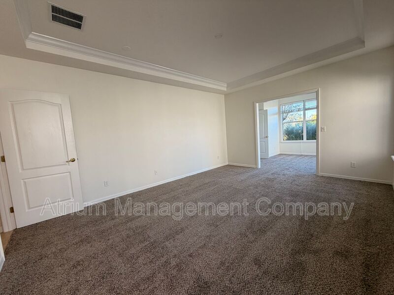 Charming 3BR Winter Garden Home | Spacious Layout, Preserve View & Screened Patio property image