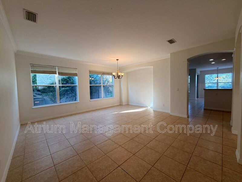 Charming 3BR Winter Garden Home | Spacious Layout, Preserve View & Screened Patio property image