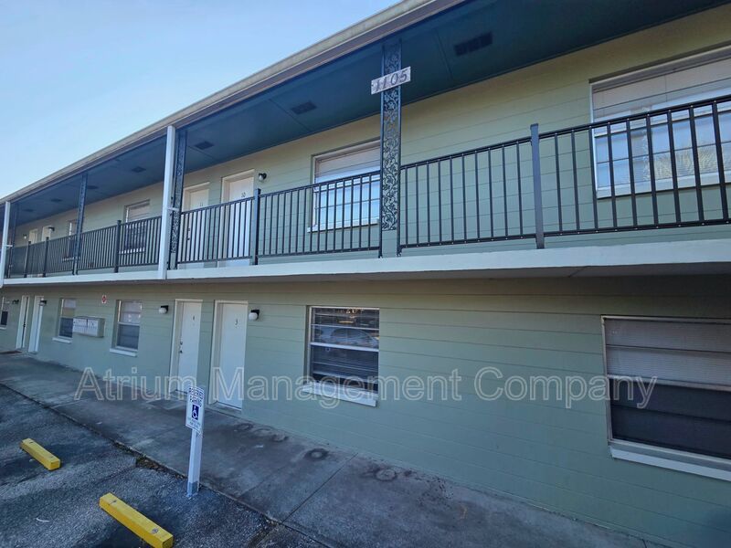 2 Bedroom, 1 Bathroom Apartment located near downtown Lakeland! property image