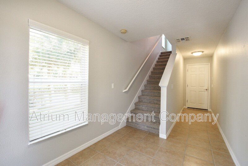 Spacious 4-Bedroom Town Home for Rent in Altamonte Springs, FL property image