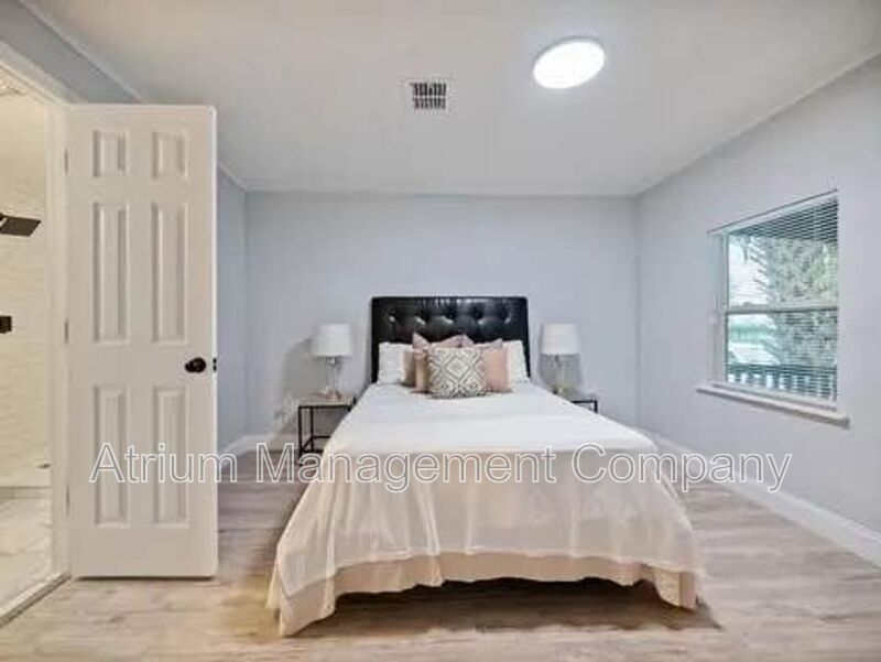 Charming 2-Bed, 2-Bath Craftsman-Style Bungalow near Orlando's Creative Village! property image