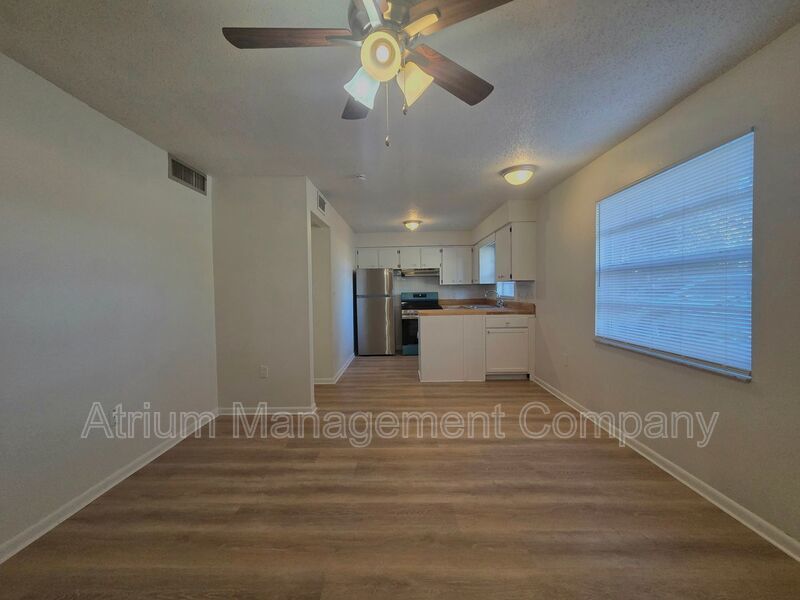 2 Bedroom, 1 Bathroom Apartment located near downtown Lakeland! property image
