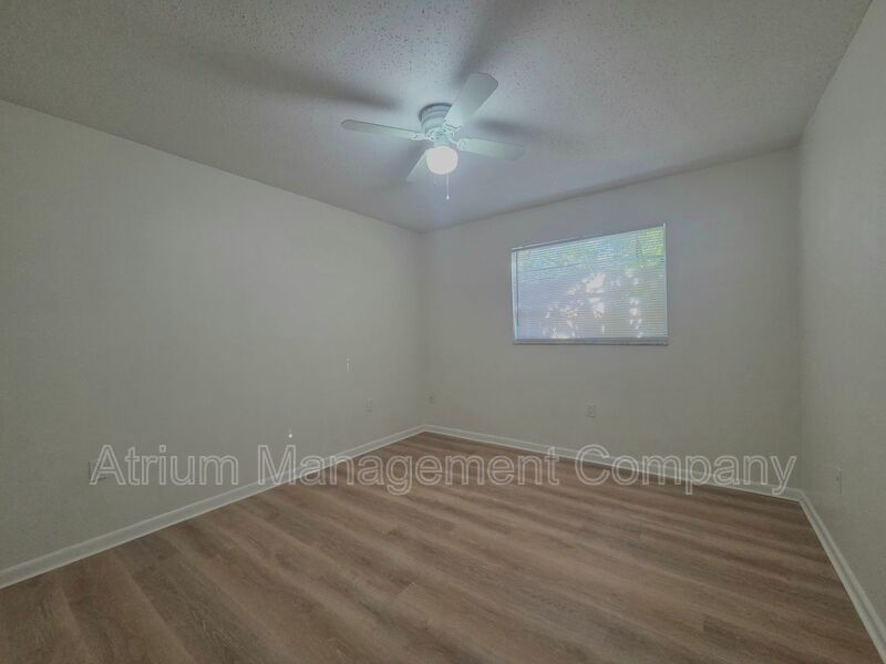 2 Bedroom, 1 Bathroom Apartment located near downtown Lakeland! property image