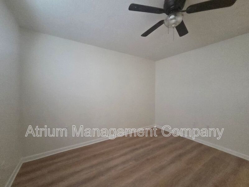 2 Bedroom, 1 Bathroom Apartment located near downtown Lakeland! property image