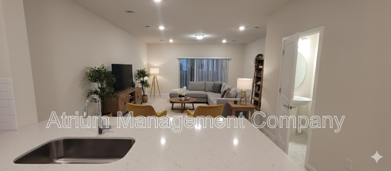 ***$300 off first month's rent*** Cable & Internet Included! 3 bedroom, 2.5 bathroom Davenport Townhome! property image