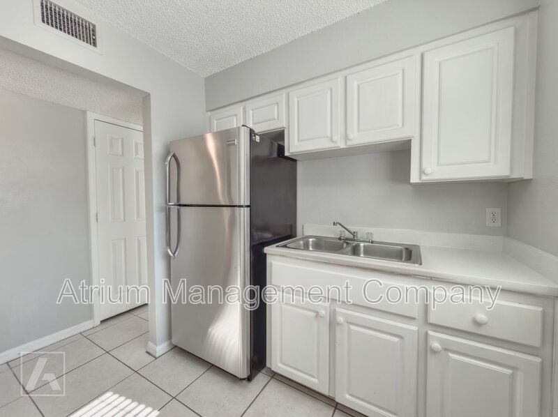 Classic Charm & Unbeatable Location: 1-Bedroom in Downtown DeLand property image