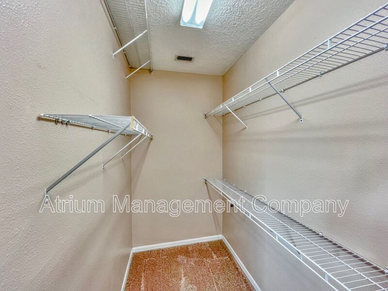 Modern End-Unit Living in Gated Barclay Reserve | Winter Springs property image