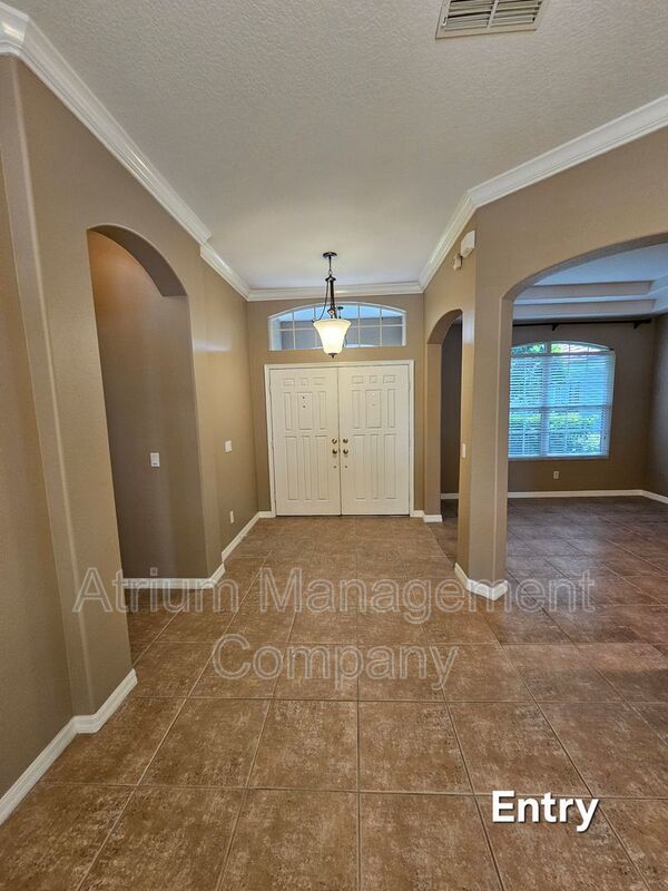 Elegant 5-Bed, 3.5-Bath Pool Home in Lake Mary’s Exclusive Magnolia Plantation – Guard Gated Luxury! property image