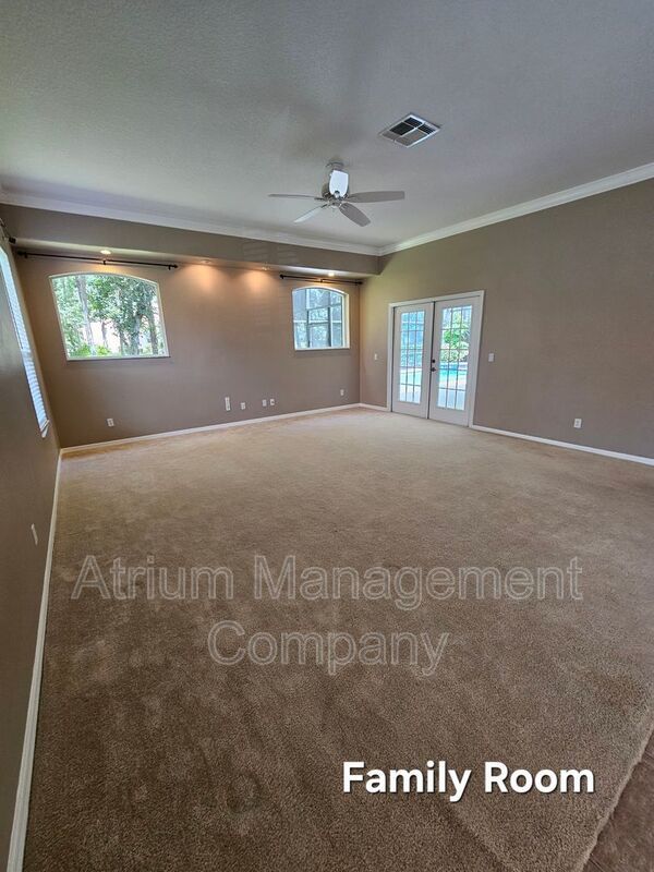 Elegant 5-Bed, 3.5-Bath Pool Home in Lake Mary’s Exclusive Magnolia Plantation – Guard Gated Luxury! property image