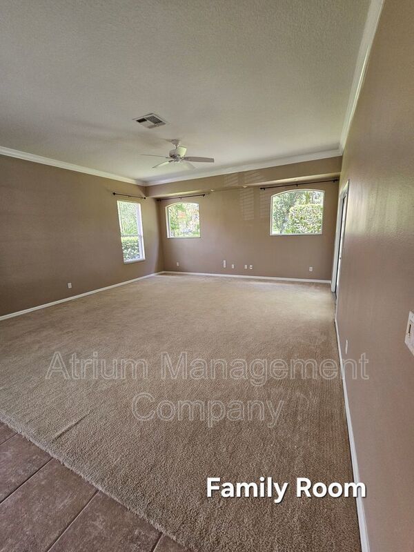 Elegant 5-Bed, 3.5-Bath Pool Home in Lake Mary’s Exclusive Magnolia Plantation – Guard Gated Luxury! property image