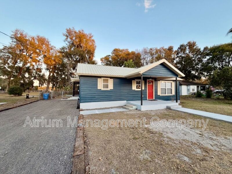 Charming 3-Bedroom Home with Fenced Yard in the Heart of Lake Helen property image