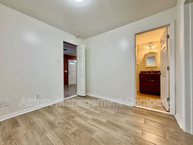 Charming 3-Bedroom Home with Fenced Yard in the Heart of Lake Helen property image