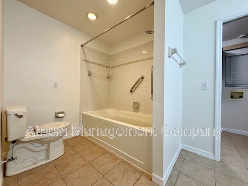 Charming 3-Bedroom Home with Fenced Yard in the Heart of Lake Helen property image