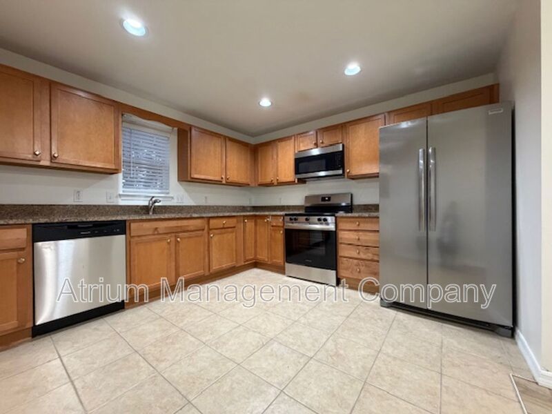 Charming 3-Bedroom Home with Fenced Yard in the Heart of Lake Helen property image