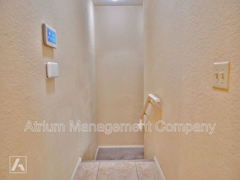 Inviting 3 Bed 2 Bath Gated Spacious Condo in Lake Mary, FL near Heathrow property image