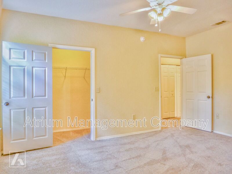 Inviting 3 Bed 2 Bath Gated Spacious Condo in Lake Mary, FL near Heathrow property image