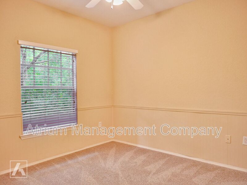 Inviting 3 Bed 2 Bath Gated Spacious Condo in Lake Mary, FL near Heathrow property image