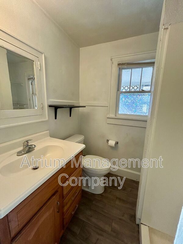 Charming 1 Bedroom Apartment in the Heart of St. Petersburg – Available Feb 2026! property image