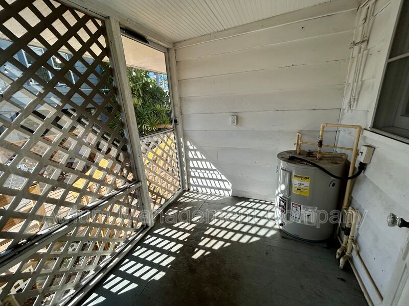 Charming 1 Bedroom Apartment in the Heart of St. Petersburg – Available Feb 2026! property image