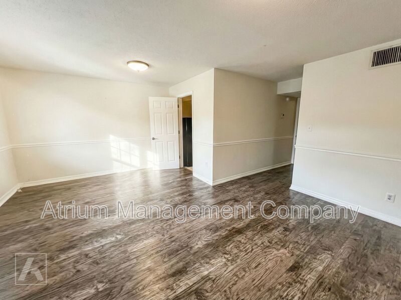 Private 1-Bedroom Apartment on Curry Ford Rd | Exclusive Residential Conversion in Orlando property image