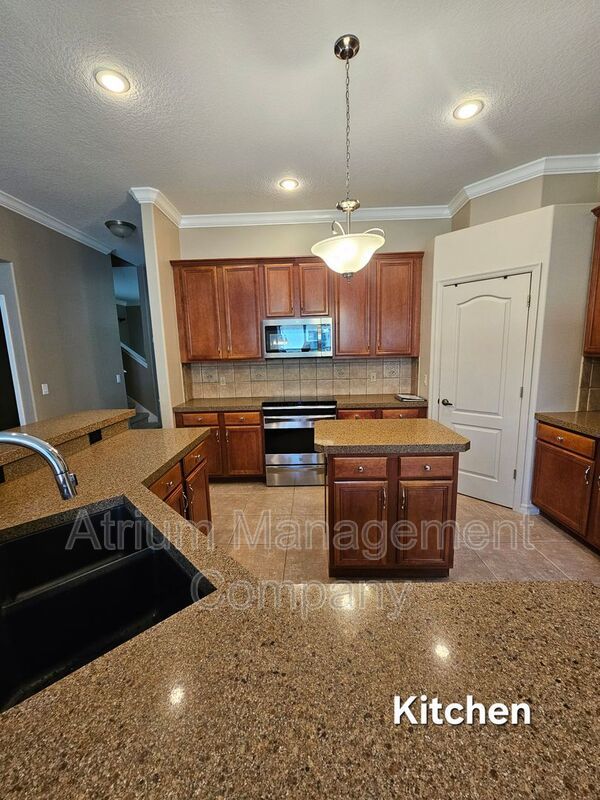 Elegant 5-Bed, 3.5-Bath Pool Home in Lake Mary’s Exclusive Magnolia Plantation – Guard Gated Luxury! property image