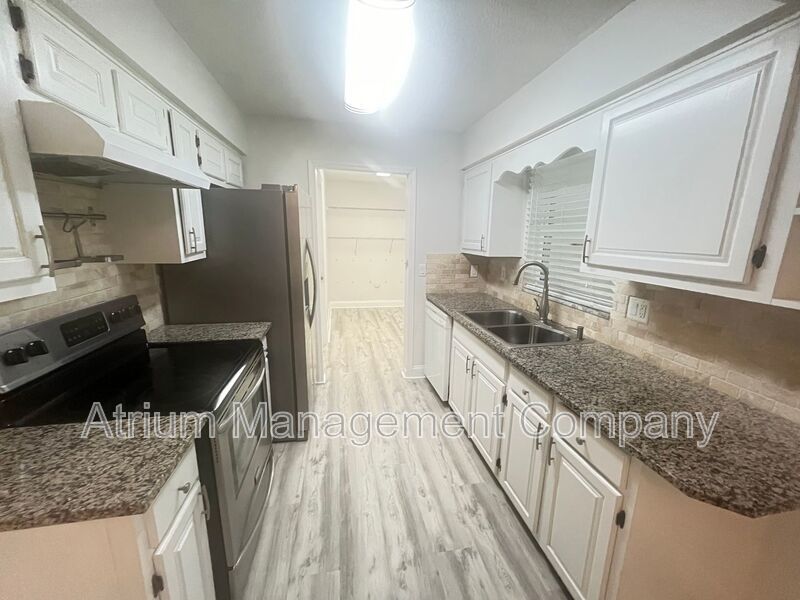 Beautiful 3 Bed 1.5 Bath Pool Home for Rent in Lake Mary, FL property image