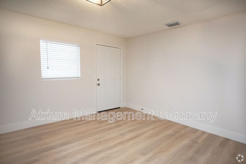Renovated 1 Bedroom 1 Bathroom property image