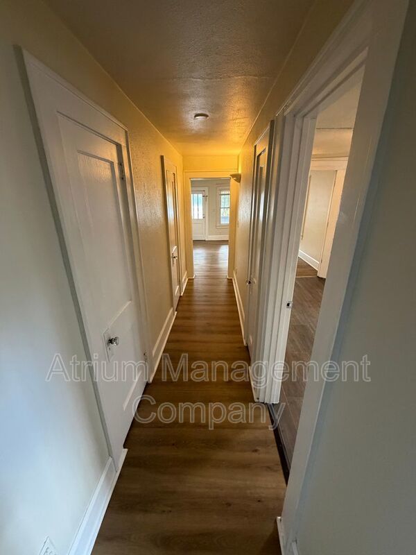 Charming 1 Bedroom Apartment in the Heart of St. Petersburg – Available Feb 2026! property image