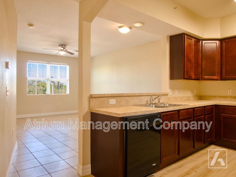 Unbeatable Downtown Orlando Living: Spacious 2 Bed/2 Bath Near AdventHealth! property image