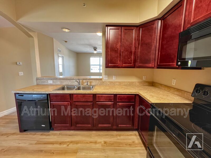 Unbeatable Downtown Orlando Living: Spacious 2 Bed/2 Bath Near AdventHealth! property image