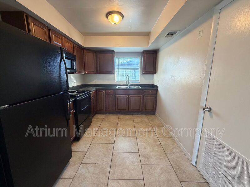 7106 S Kissimmee St Apt D, Tampa, FL 33616 - NOW OFFERING 50% off April! property image