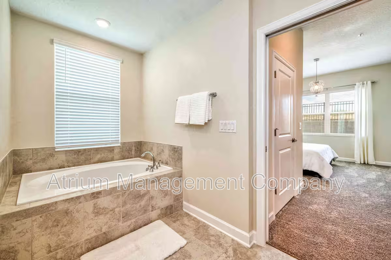 Beautiful 2 Bedroom, 2 Bathroom Davenport Home! property image