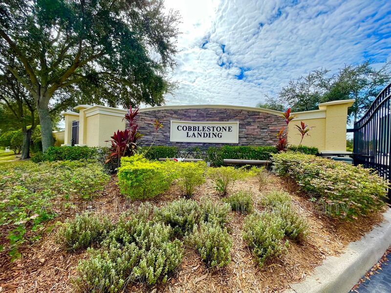 Beautiful North Lakeland Townhouse - Cobblestone Landing property image