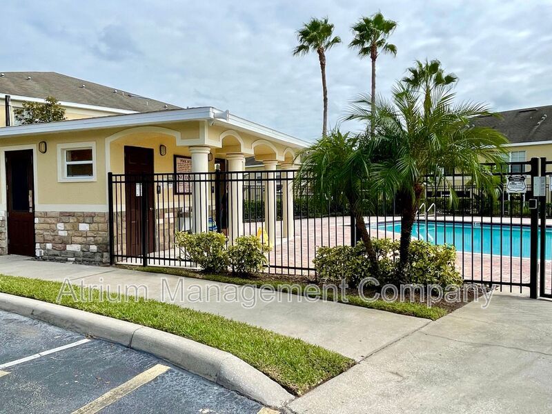 Beautiful North Lakeland Townhouse - Cobblestone Landing property image
