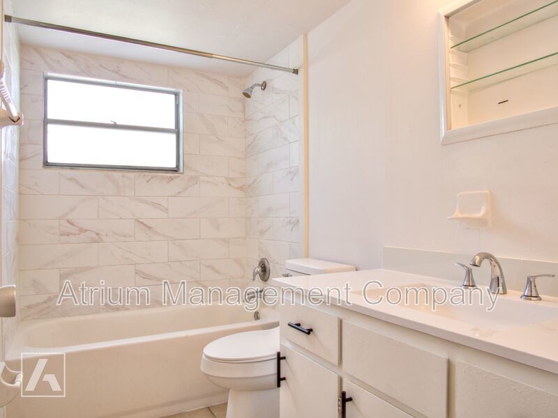 Charming 2 Bedroom, 1 Bath Apartment in Lake Cherokee/Lake Davis Area property image