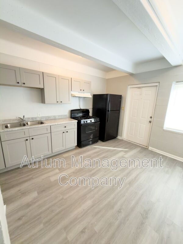 Newly Updated 2 Bed / 1 Bath – Prime Location Near FIT & the Beach! property image