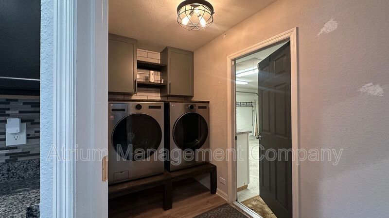 Bright & Modern 3-Bed Home with Washer & Dryer – Available Now property image