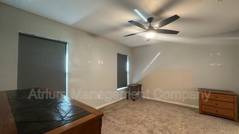 Bright & Modern 3-Bed Home with Washer & Dryer – Available Now property image