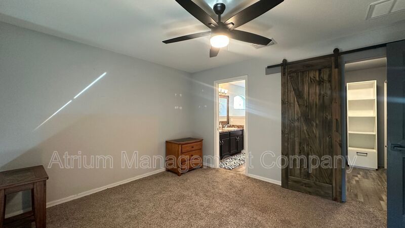 Bright & Modern 3-Bed Home with Washer & Dryer – Available Now property image